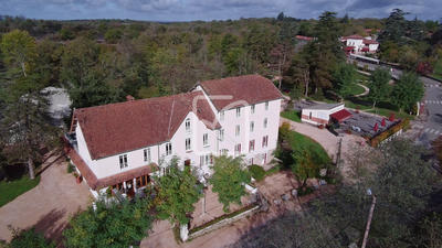 Maison - 579 m² - 19 pièces