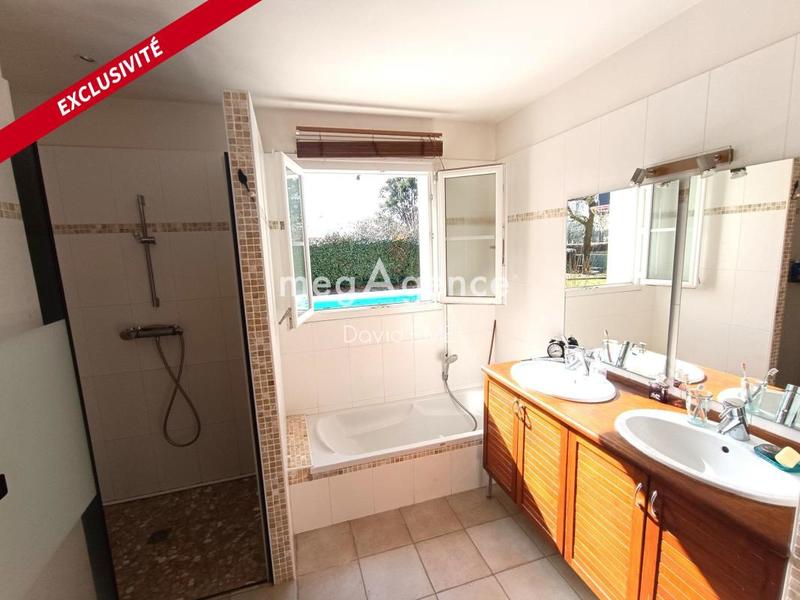 Maison traditionnelle - 147 m² - 6 pièces