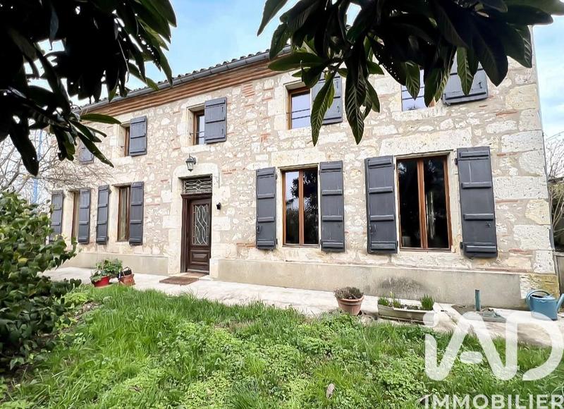 Maison - 284 m² - 6 pièces