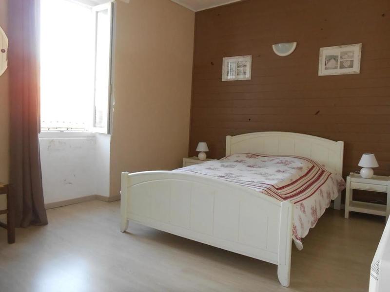 Propriété - 148 m² - 6 pièces