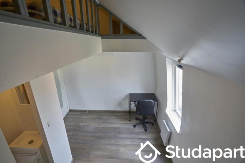 Chambre - 9 m² - 1 pièce