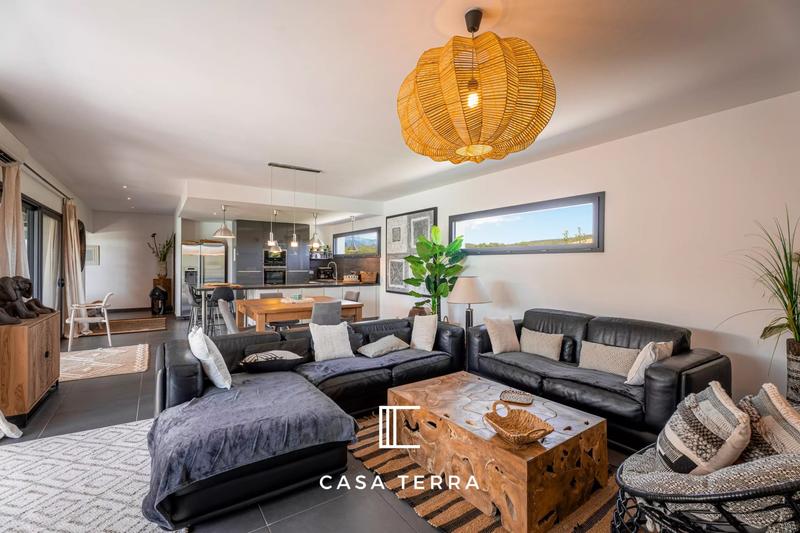 Villa - 250 m² - 9 pièces