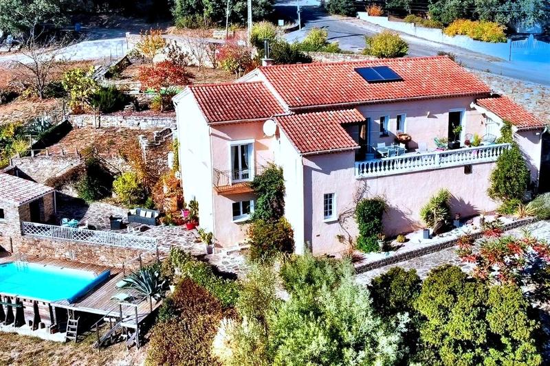 Maison de campagne - 150 m² - 8 pièces