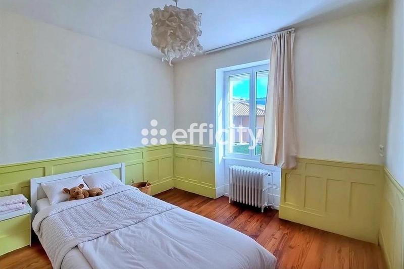 Maison en pierre - 175 m² - 7 pièces