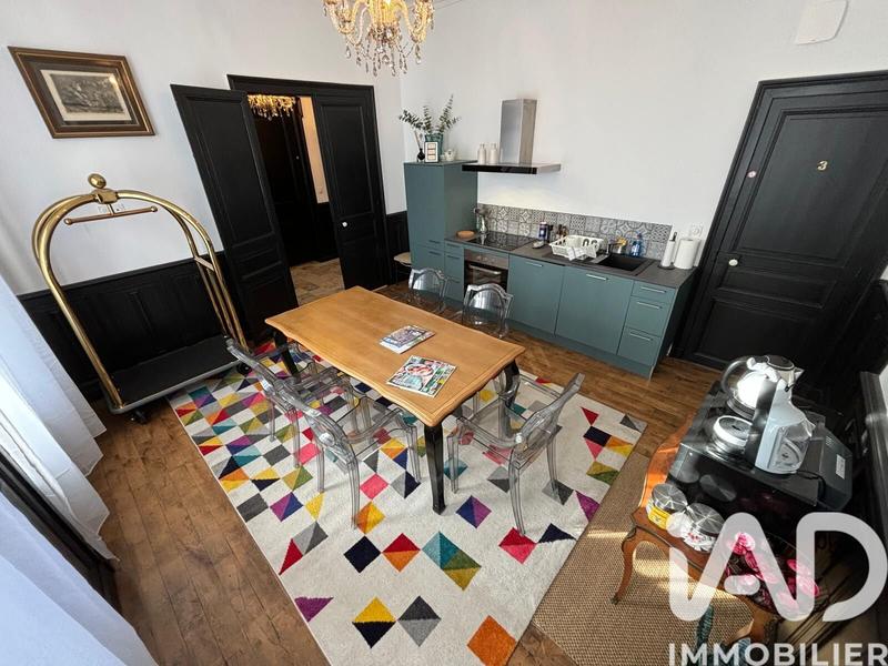 Maison - 309 m² - 11 pièces