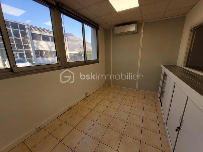 Bureau - 147 m² - 8 pièces