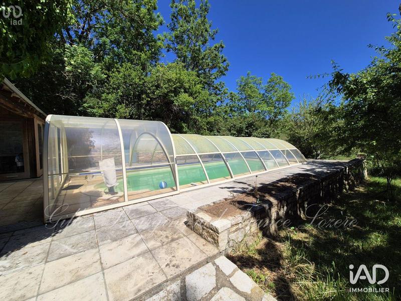 Maison - 415 m² - 16 pièces