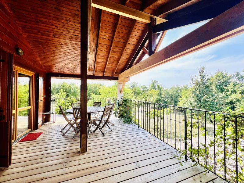 Maison - 250 m² - 10 pièces