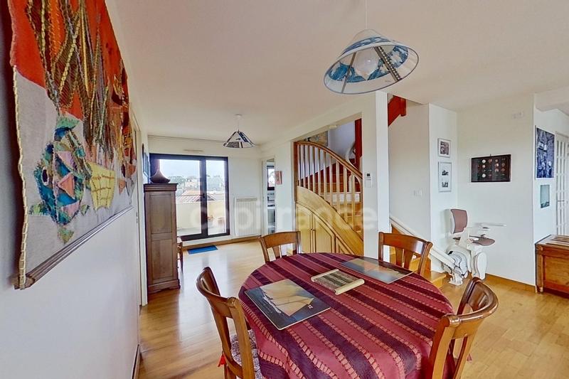 Duplex - 138 m² - 5 pièces