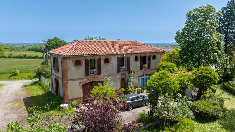 Maison de maîtres - 752 m² - 18 pièces