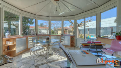 Maison - 270 m² - 11 pièces