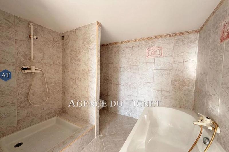 Maison traditionnelle - 216 m² - 6 pièces