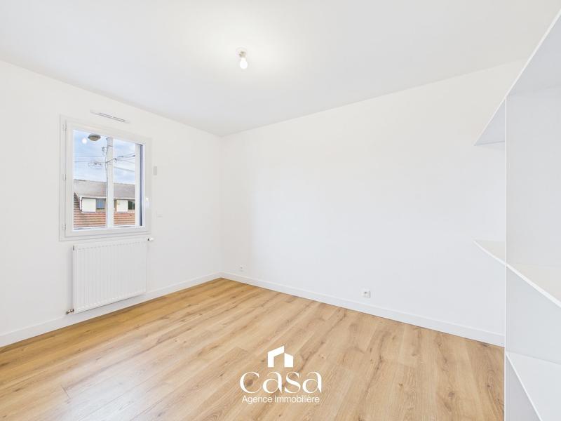 Maison - 99 m² - 5 pièces