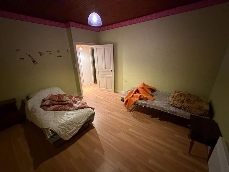 Maison - 221 m² - 10 pièces