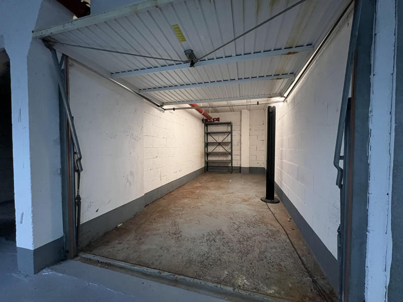 Parking / Garage - 12 m²