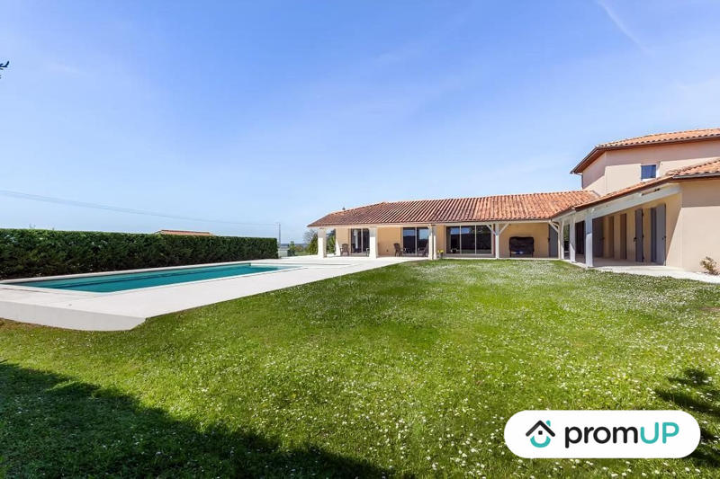 Villa - 234 m² - 7 pièces