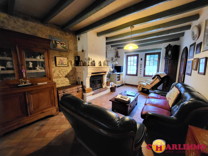 Maison traditionnelle - 192 m² - 6 pièces