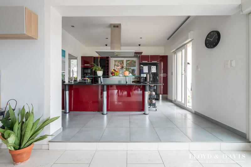 Maison - 195 m² - 7 pièces