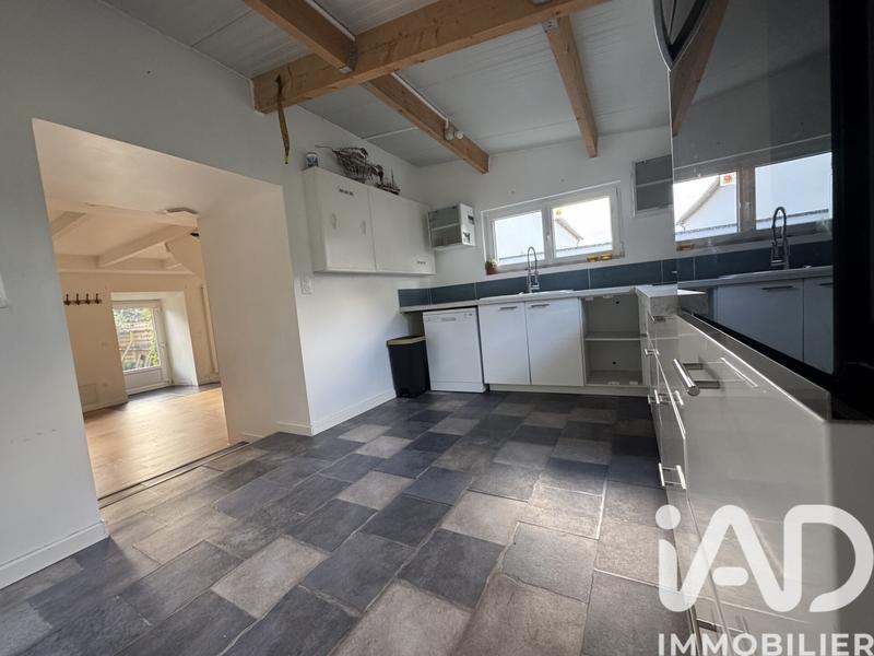 Maison - 220 m² - 8 pièces