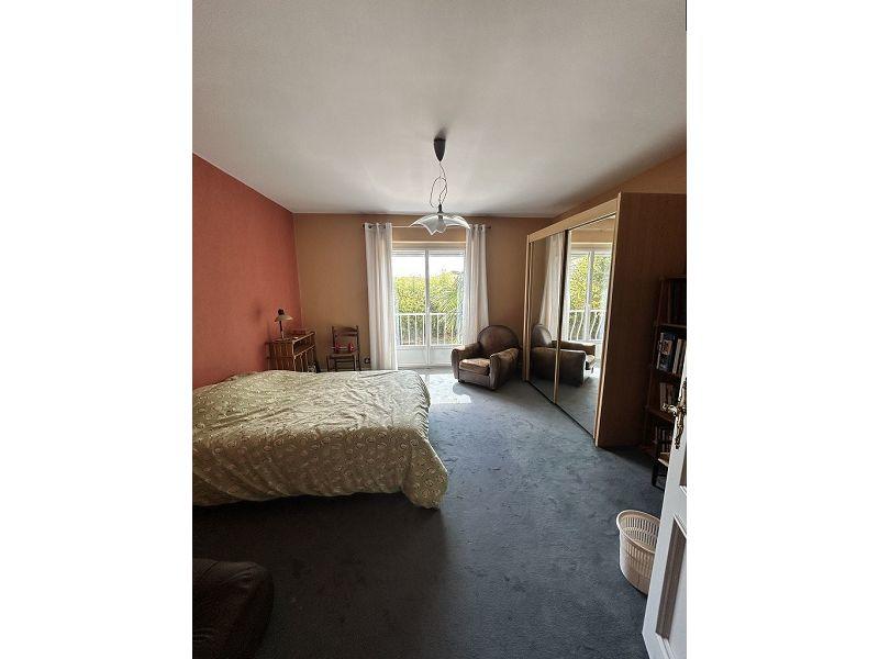 Demeure - 239 m² - 8 pièces