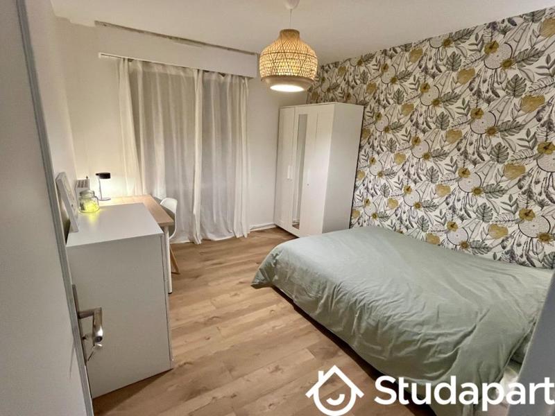Chambre - 9 m² - 1 pièce