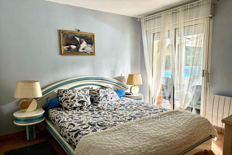 Maison - 325 m² - 10 pièces