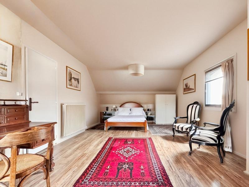 Maison - 180 m² - 7 pièces