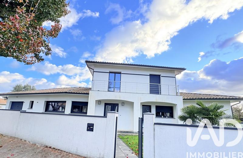 Maison - 176 m² - 8 pièces