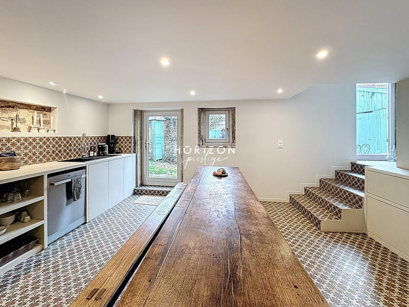 Maison ancienne - 245 m² - 10 pièces