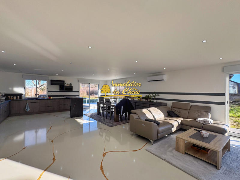 Maison - 138 m² - 6 pièces