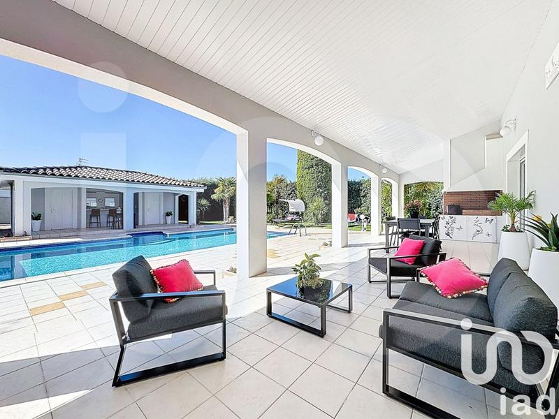 Maison - 285 m² - 7 pièces