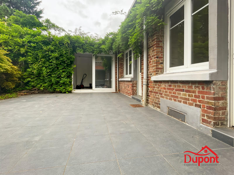 Maison - 249 m² - 7 pièces