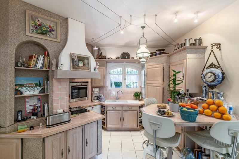 Maison - 310 m² - 6 pièces