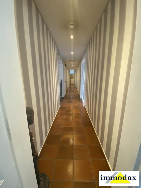 Maison - 450 m² - 10 pièces