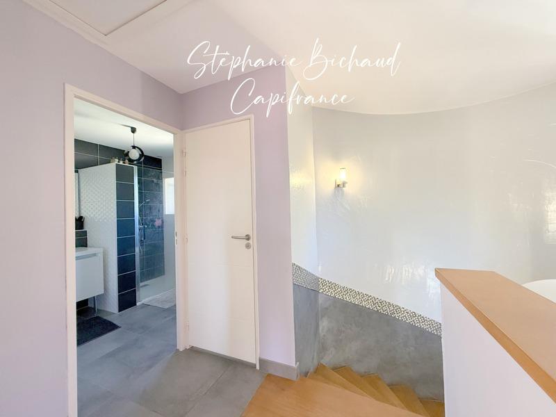 Villa - 205 m² - 6 pièces