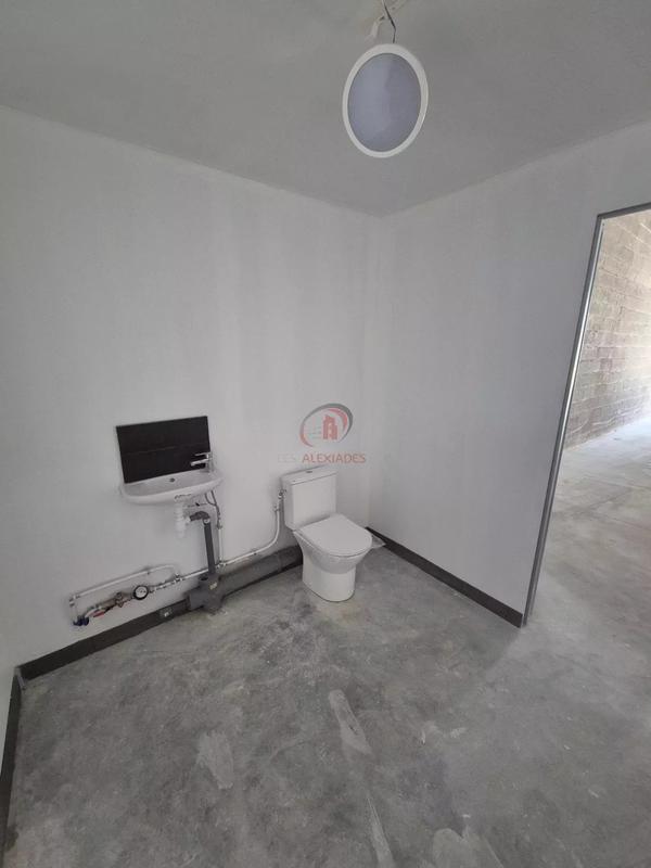 Local d'activités - 100 m² - 1 pièce