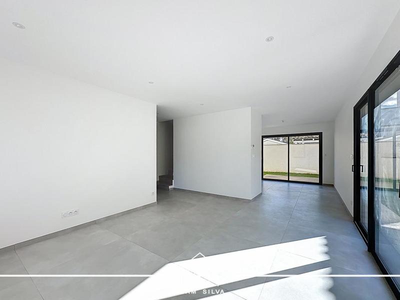 Villa - 100 m² - 5 pièces