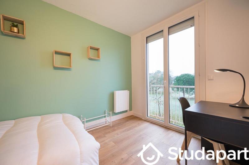 Chambre - 10 m² - 1 pièce