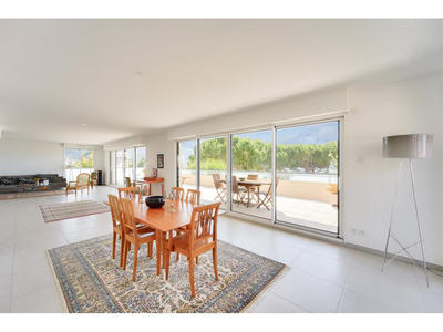 Appartement - 152 m² - 4 pièces