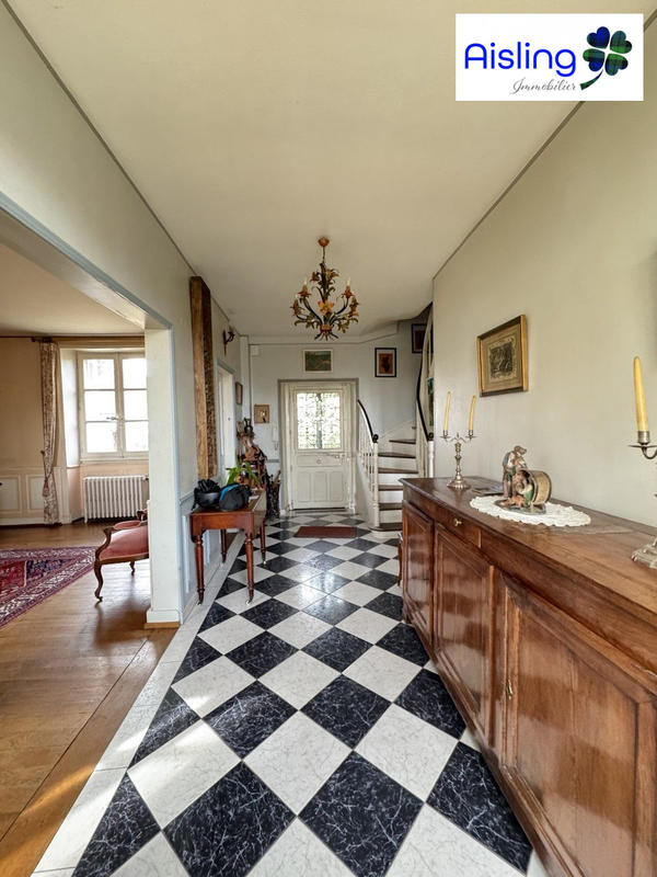 Maison ancienne - 196 m² - 8 pièces