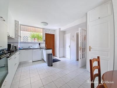 Maison - 200 m² - 10 pièces