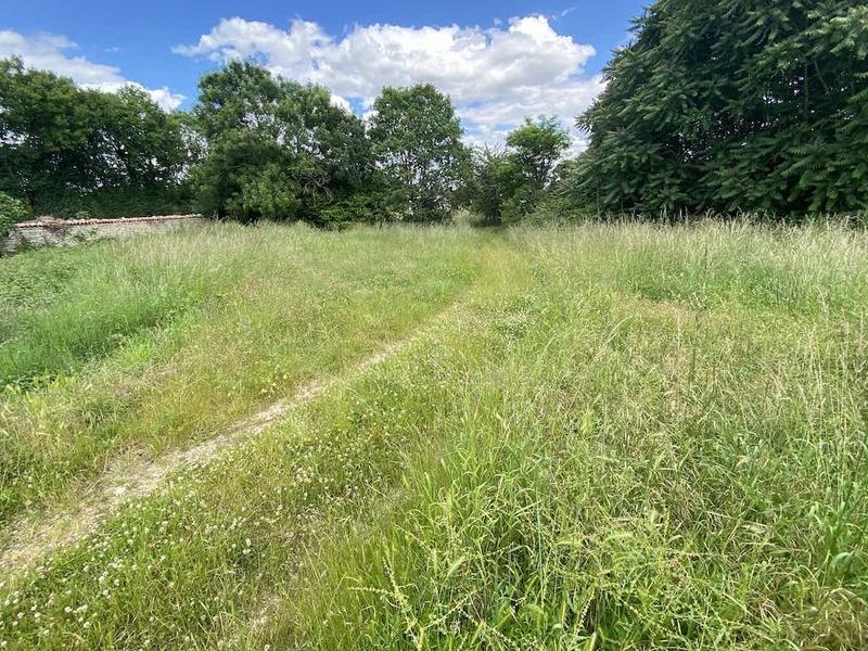 Terrain constructible - 1 040 m²