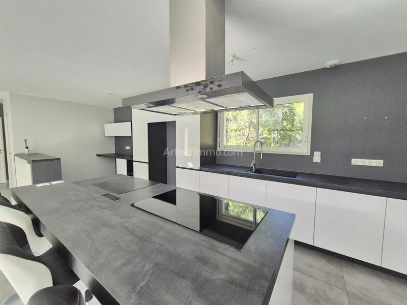 Maison - 179 m² - 7 pièces