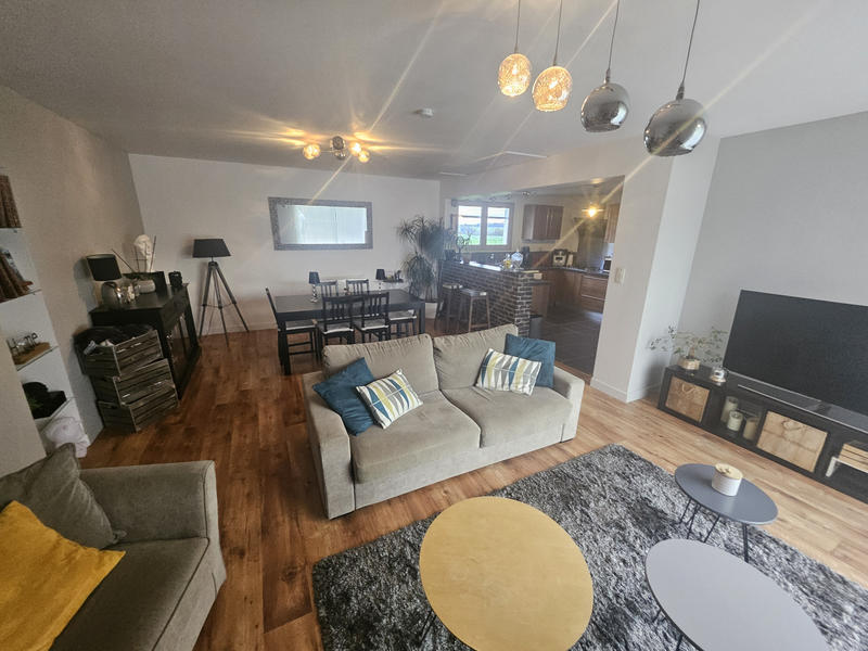 Maison - 90 m² - 5 pièces