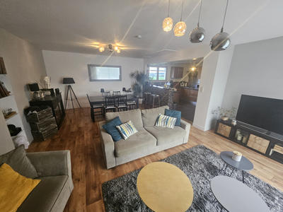 Maison - 90 m² - 5 pièces