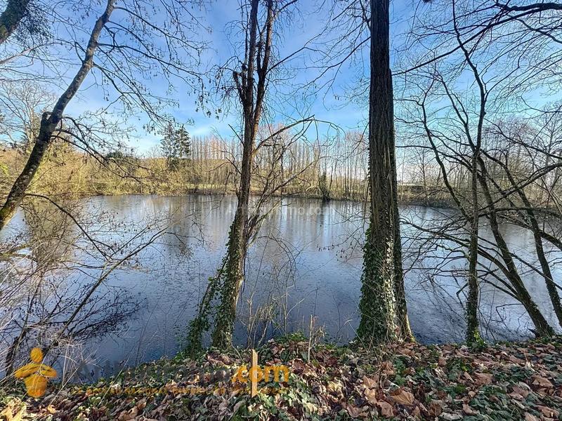 Maison - 230 m² - 10 pièces