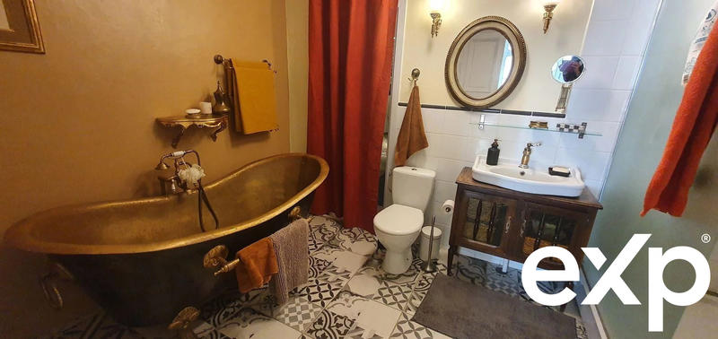 Maison - 430 m² - 18 pièces