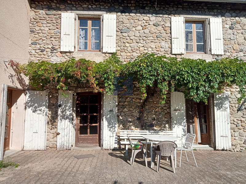 Propriété - 170 m² - 7 pièces