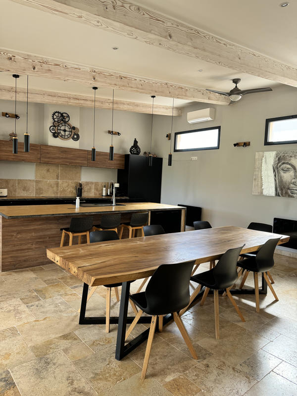 Mas - 700 m² - 20 pièces