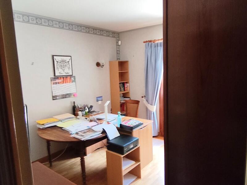 Maison - 177 m² - 6 pièces